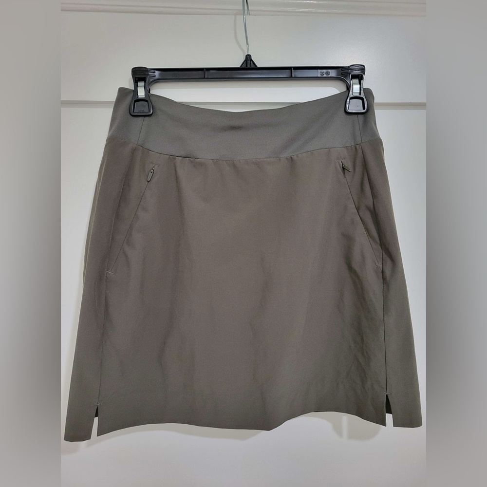 Athleta gray soho skort w/ front + back pockets (fits like xs)